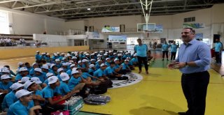 Kayapınar Belediyesi Başkanlığı Tarafından Bin 350 Öğrenciye Spor Malzemesi Dağıtıldı