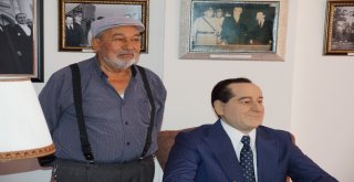 Adnan Menderesin Heykeli Duygusal Anlar Yaşattı