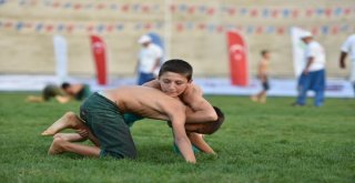 Ata Sporu Yağlı Güreş Bursada Yaşatılıyor