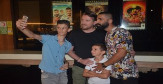 Facia Üçlü Filminin Oyuncuları Malatya Parkta