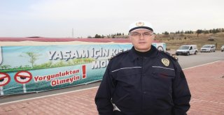 Polisten Sürücülere “Yaşam İçin Kısa Bir Mola” Çadırı