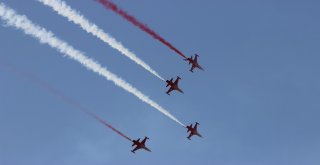 Eskişehirde Türk Yıldızları Rüzgarı