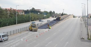 Bozuk Yollarda Asfalt Çalışmaları Sürüyor