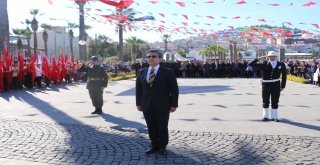 Kuşadasında Cumhuriyet Bayramı Kutlamaları Çelenk Koyma Töreni İle Başladı
