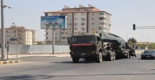 İdlib Sınırına Obüs Ve Tank Sevkıyatı