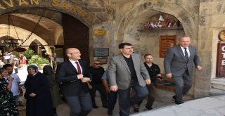 İstanbul Valisi Vasip Şahin Safranboluyu Gezdi