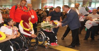 Avrupa Rekoru Kırarak Şampiyon Olan Engelli Sporcular Yurda Döndü