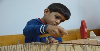 Veliler Bahçeye, Çocuklar Derse