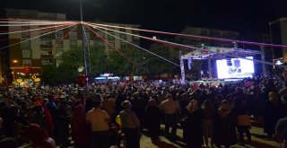 Bozüyükte Cumhuriyet Meydanını Dolduran Binlerce Bozüyüklü “Unutmadık, Unutturmayacağız” Mesajı Verdi