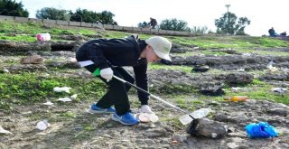 Çevre Dostu Kargocular Göl Kıyısını Temizledi