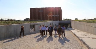 Vali Tavlıdan Troya Müzesinde İnceleme