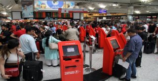 Atatürk Havalimanında Kurban Bayramı Yoğunluğu