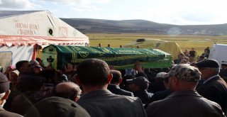 Devrilen Dolabın Altında Ölen 10 Yaşındaki Çocuk Toprağa Verildi