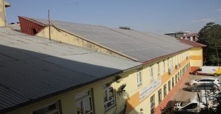 Devlet Okulu Elektrik Üreterek Kara Geçti