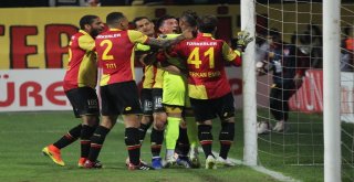 Spor Toto Süper Lig: Göztepe: 0 - Beşiktaş: 0 (İlk Yarı)