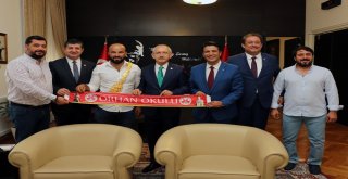 Kılıçdaroğlu, Genç Ve Okuluyu Ağırladı