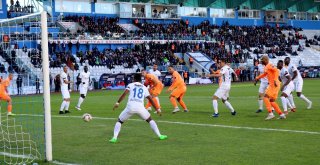 Spor Toto Süper Lig: Bb Erzurumspor: 0 - A.alanyaspor: 0 (İlk Yarı)