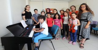 Vanda Ücretsiz Enstrüman Kurslarına Yoğun İlgi
