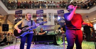 Ünlü Rock Grubu Zakkum Diyarbakırda Konser Verdi