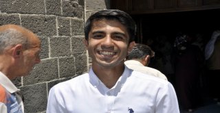 Eller Sınav İçin Açıldı