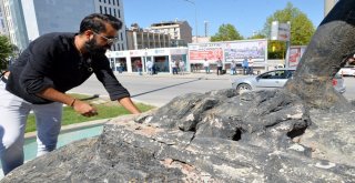 Atatürk Heykelinde Restorasyon Çalışması