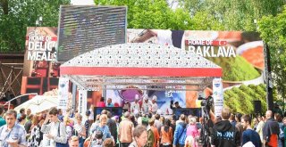 Bakan Ersoy, Moskovadaki Türkiye Festivaline Katılacak