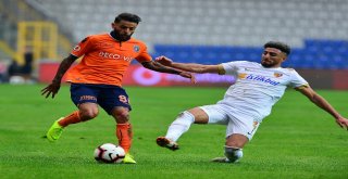 Spor Toto Süper Lig: Medipol Başakşehir: 1 - Kayserispor: 0 (İlk Yarı)