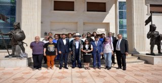 Kazakistanlı Gazeteciler Sankoda