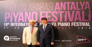 19Uncu Uluslararası Antalya Piyano Festivaline Doğru