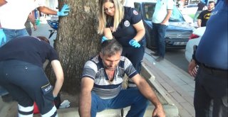 Amca Çocukları Şehrin Göbeğinde Sandalye Ve Sopalarla Birbirine Saldırdı