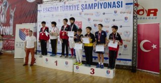 Eskrim Minikler Türkiye Şampiyonası İçin Trabzona Akın Ettiler