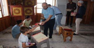 Kuran Kursu Öğrencilere Tatlı Motivasyon