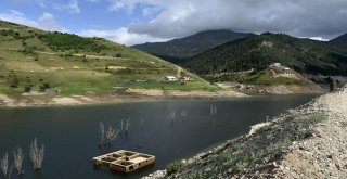 Baraj Suları Çekilince Köy Ortaya Çıktı