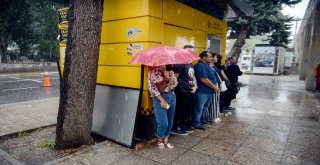 İstanbulda Beklenen Yağış Başladı