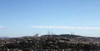 Türk Yıldızları İstanbul Semalarında