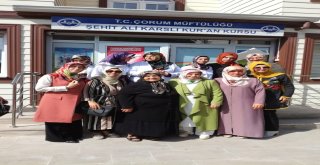 Şehit Annesi Oğlunun İsmi Verilen Kuran Kursunu Gezdi