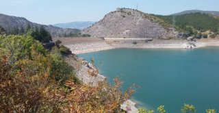 (Özel) Almus Baraj Gölünde Su Seviyesinin Düşmesi Balıkçıları Endişelendiriyor