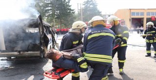 Boluda 2 Aracın Alev Alev Yandığı Tatbikat Gerçeğini Aratmadı