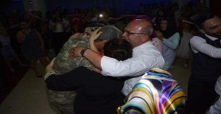 Askerden Ablasına Kına Gecesi Sürprizi