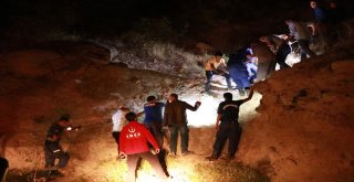 Boluda, Uçurumda Mahsur Kalan Kadın 12 Saatte Kurtarılabildi