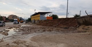 Kadirlide Yağmur Ve Fırtına Hayatı Felç Etti