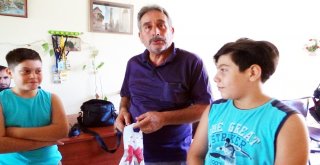 Okul İçin Biriktirdikleri Dolarları Liraya Çevirdiler