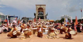 64 Ülkeden Gelen Kültür Elçileri, Danslarıyla Renkli Görüntüler Oluşturdu