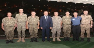 Tayinleri Çıkan Komutanlar Onuruna Veda Yemeği Verildi