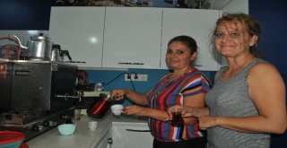 Bu Kahveye Erkek Giremiyor