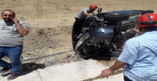 Direksiyon Hakimiyeti Kaybolan Otomobil Takla Attı: 5 Yaralı