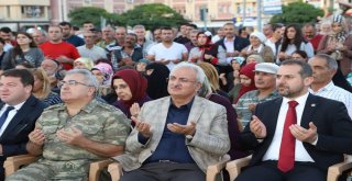 Erzincan Belediyesinden Vatandaşlara Aşure İkramı