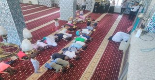 Cami Miniklerin Sesleri İle Yankılandı