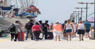 Bodruma 330 Bin Araç, 264 Özel Jet Ve 1955 Uçakla Geldiler