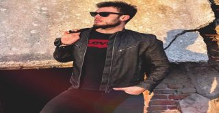 Genç Şarkıcıdan Müzik Listelerine Başarılı Giriş